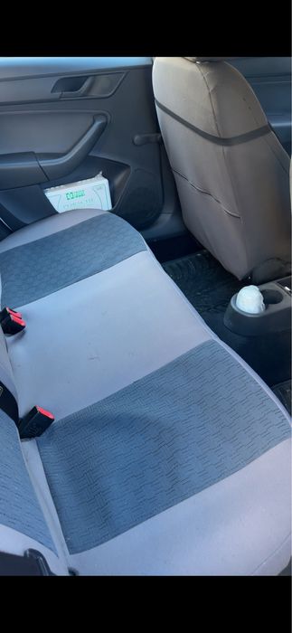 Vand skoda rapid ,motor 1.2 benzina anul de fabricatie 2013,km 43000