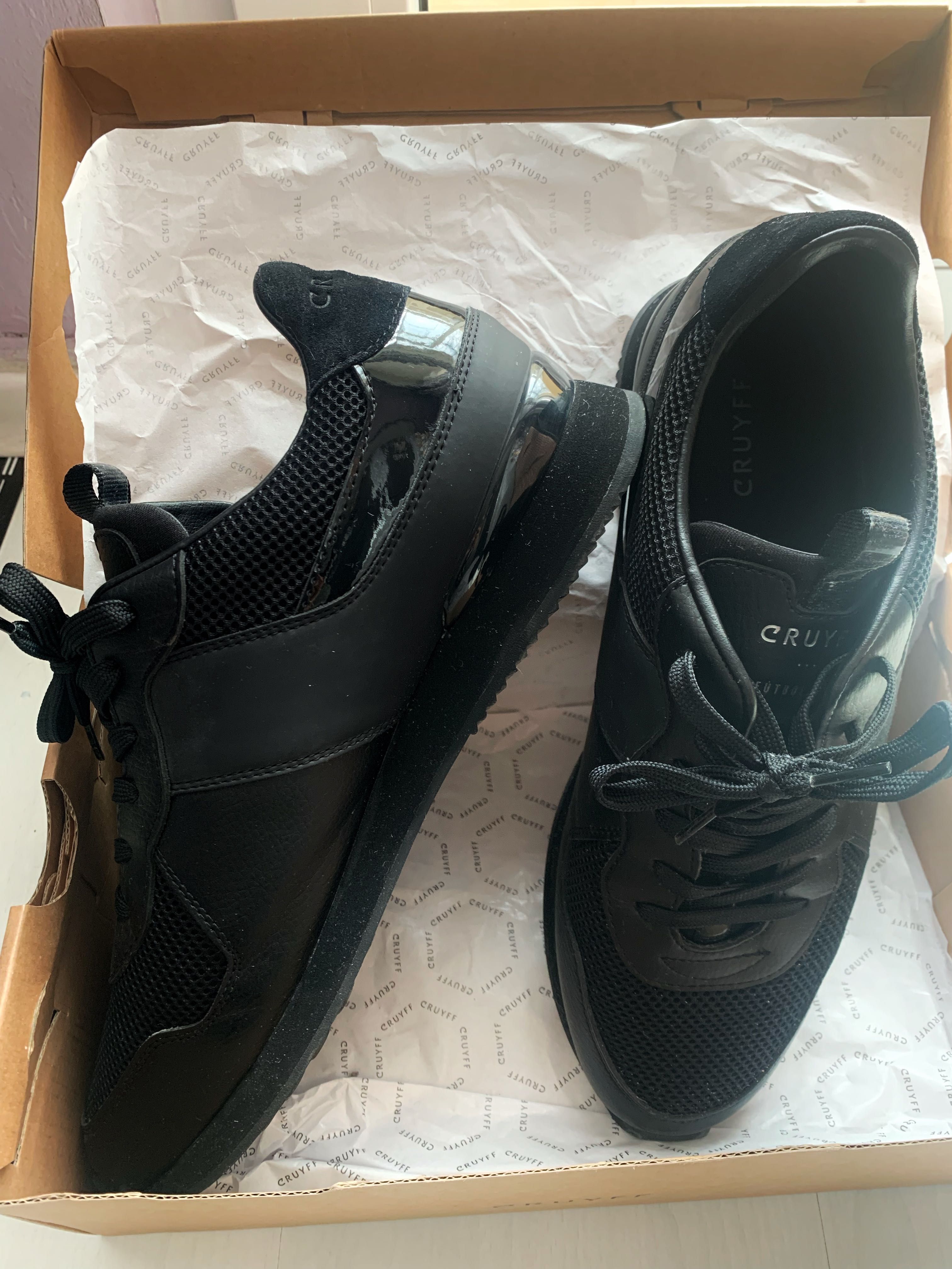 Оригинални мъжки обувки, маратонки Cruyff. Спортно елегантни, черни