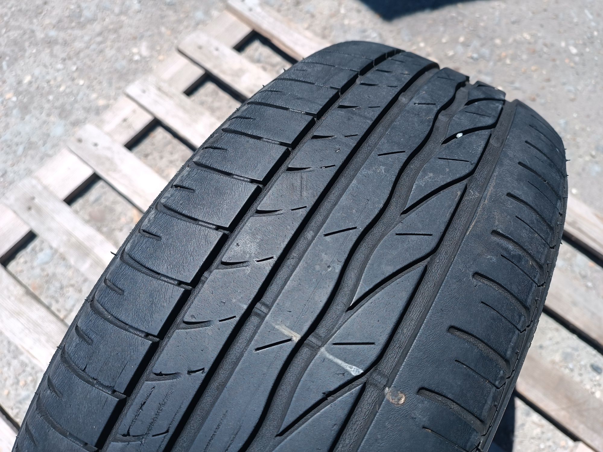 1бр. лята джанта VW 16ка 5х112 VW + лятна гума 205/55/16 Bridgestone