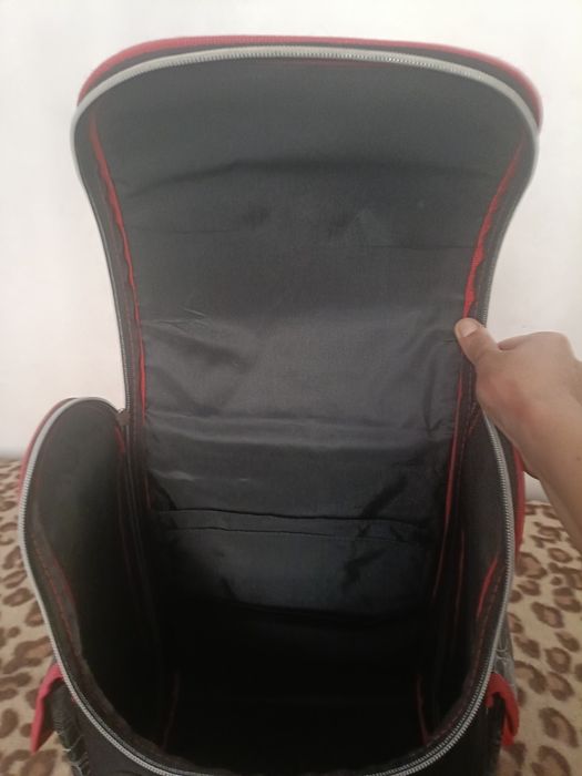 Ghiozdan baiat rezistent