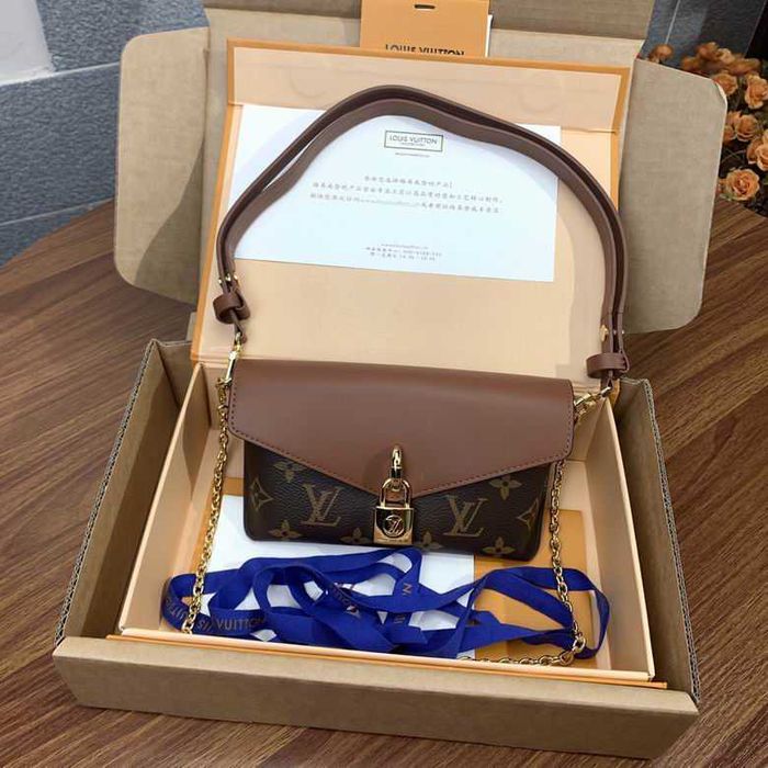 LV черен ключалка на каишка ръчна чанта фузия класически Monogram