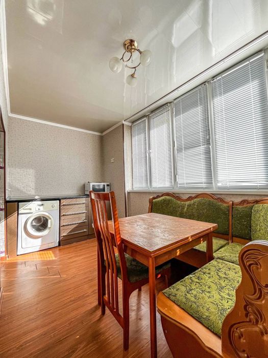 Бий , Максим Горький 1/4/4 балк 2*6  42 кв.м . Лафарга , аптека 36,6