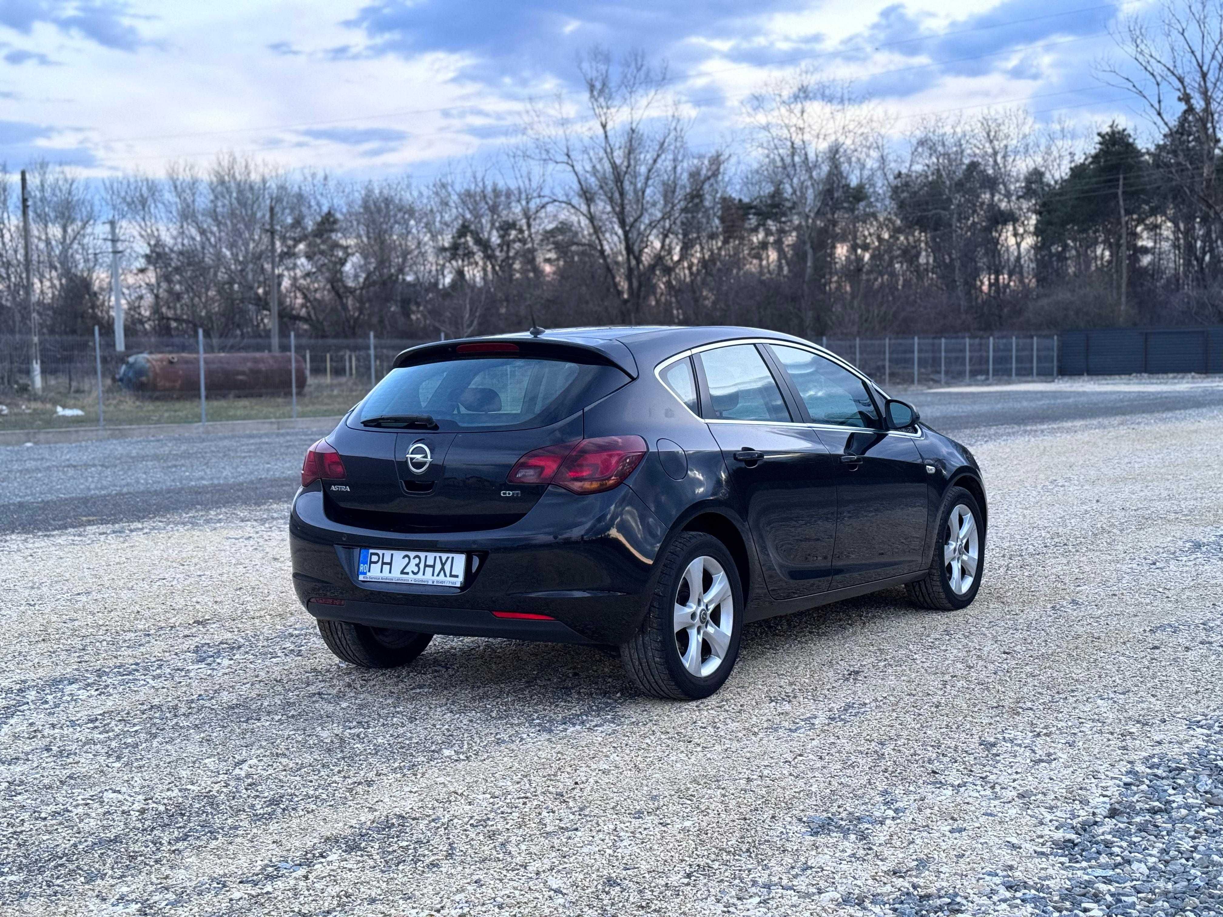 Opel Astra J 2011/11, 1,7 Diesel Euro 5
Pret =4800 € ( Negociabil)