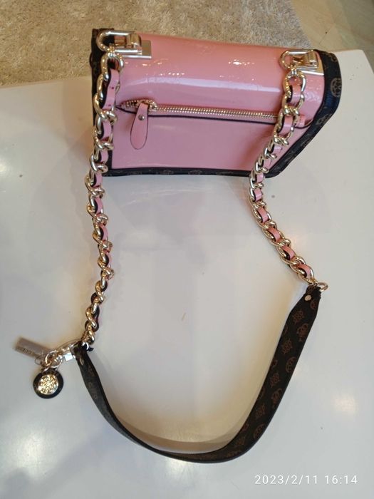 Нова чанта Guess, корал- 169 лв.