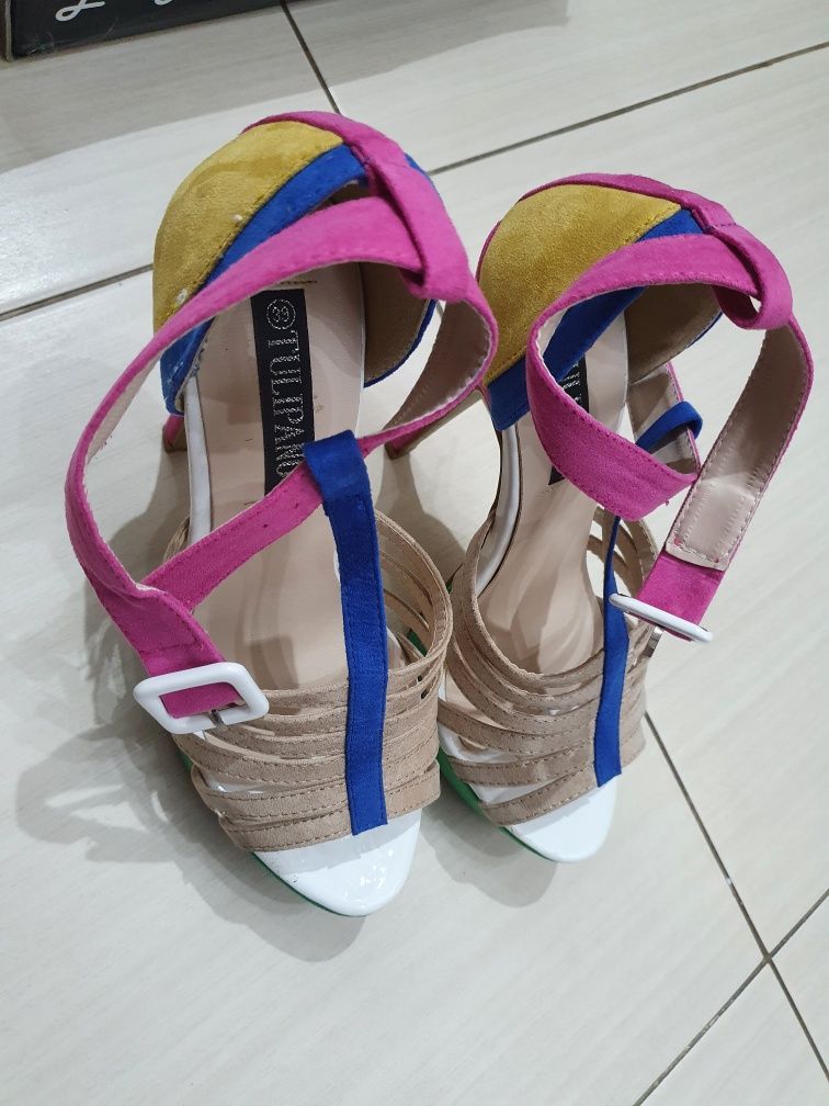 Sandale multicolore platforma