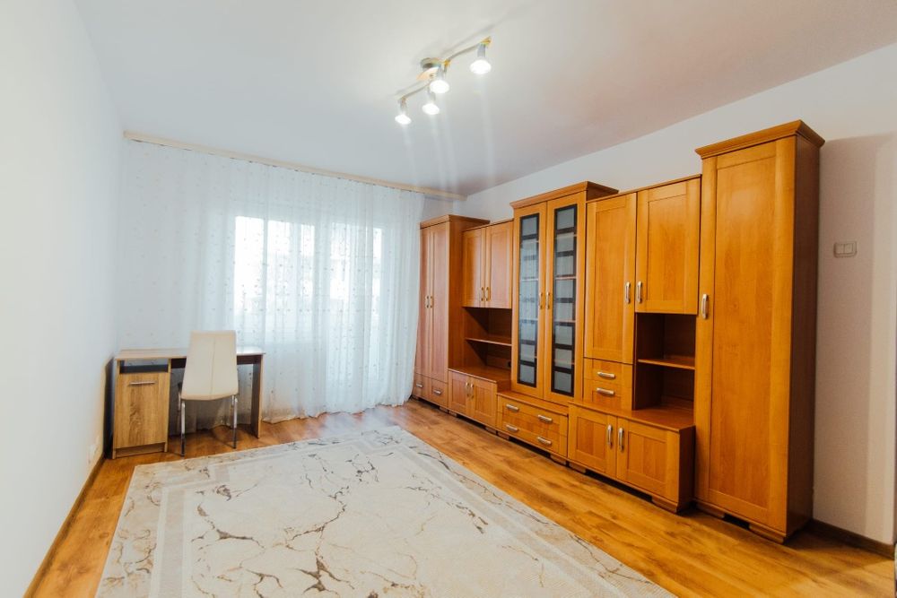 Inchiriez apartament