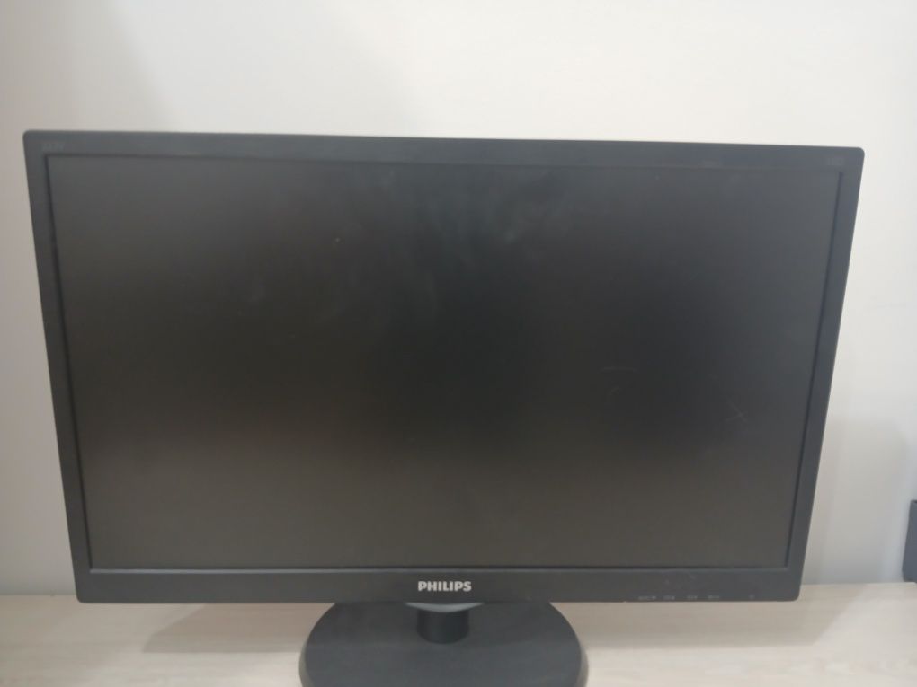 Монитор 21.5 philips в отличном состояний