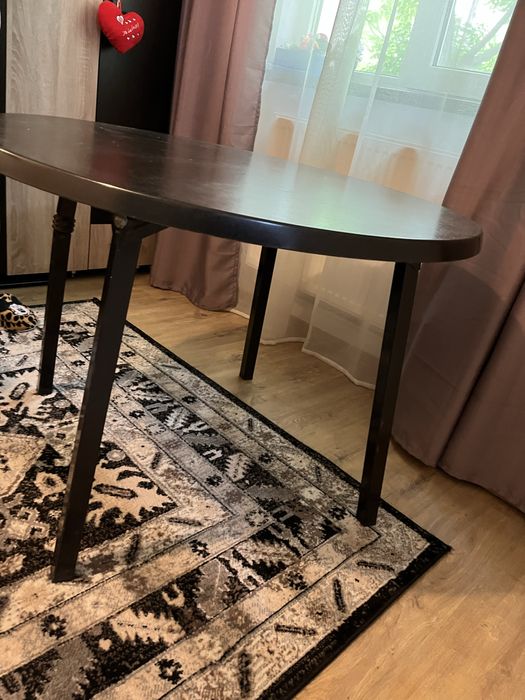 Masa rotunda facuta la comanda