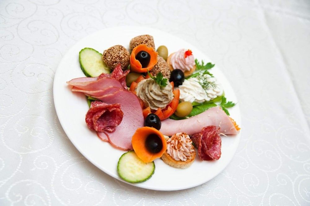 Catering,  pomeni, nunti, botezuri,
