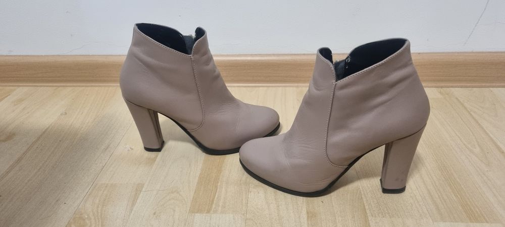 Botine din piele naturala