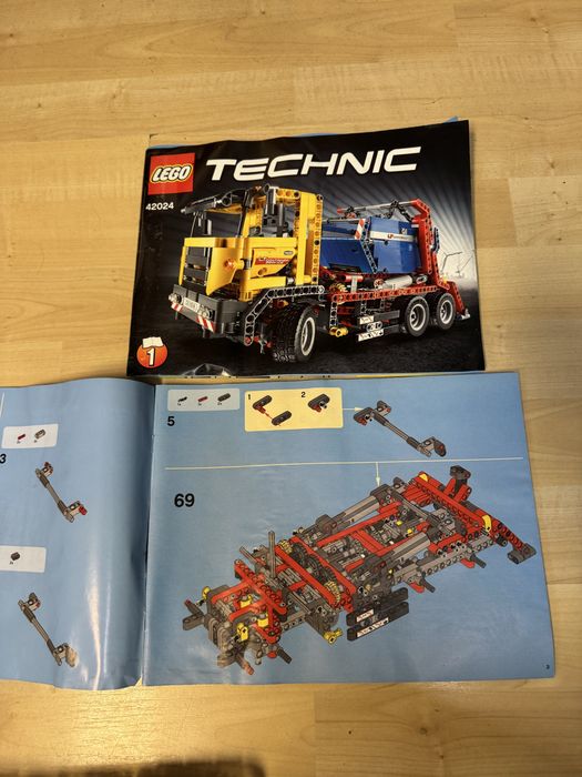 LEGO Technic 42024 - камион с контейнер и грейдер (2в1)
