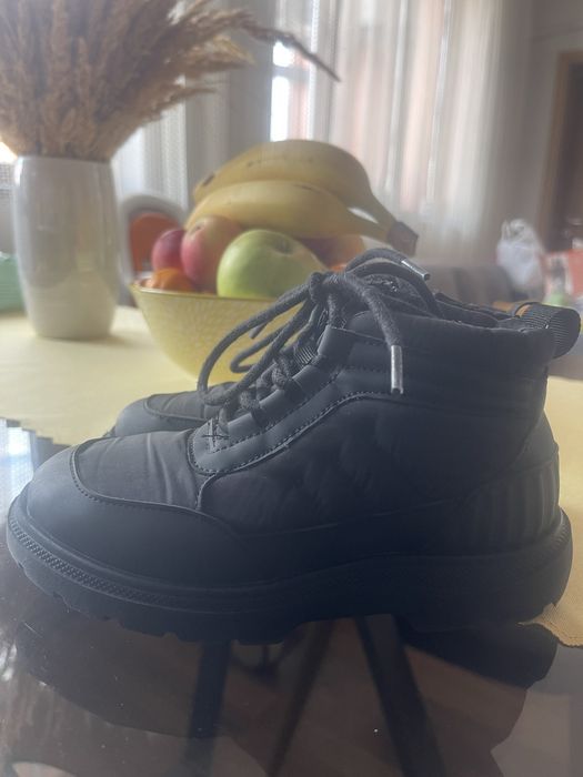 Зара 28 номер,кецове Converse 22 номер,Nike Court 22 р-р