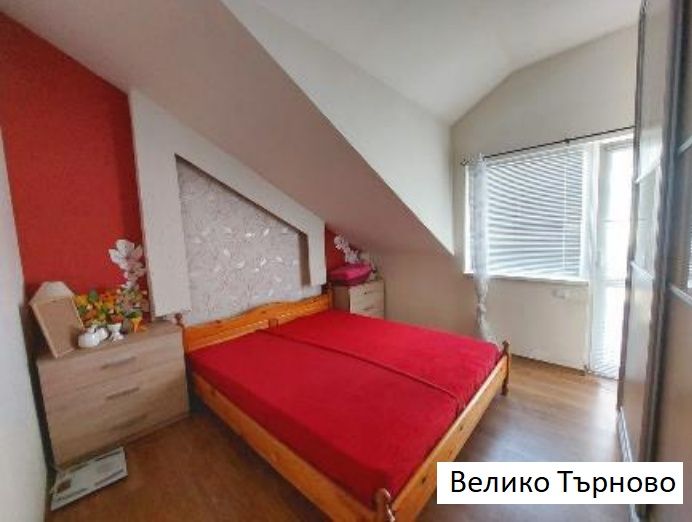 Продава се  тристаен обзаведен апартамент в Кольо Фичето