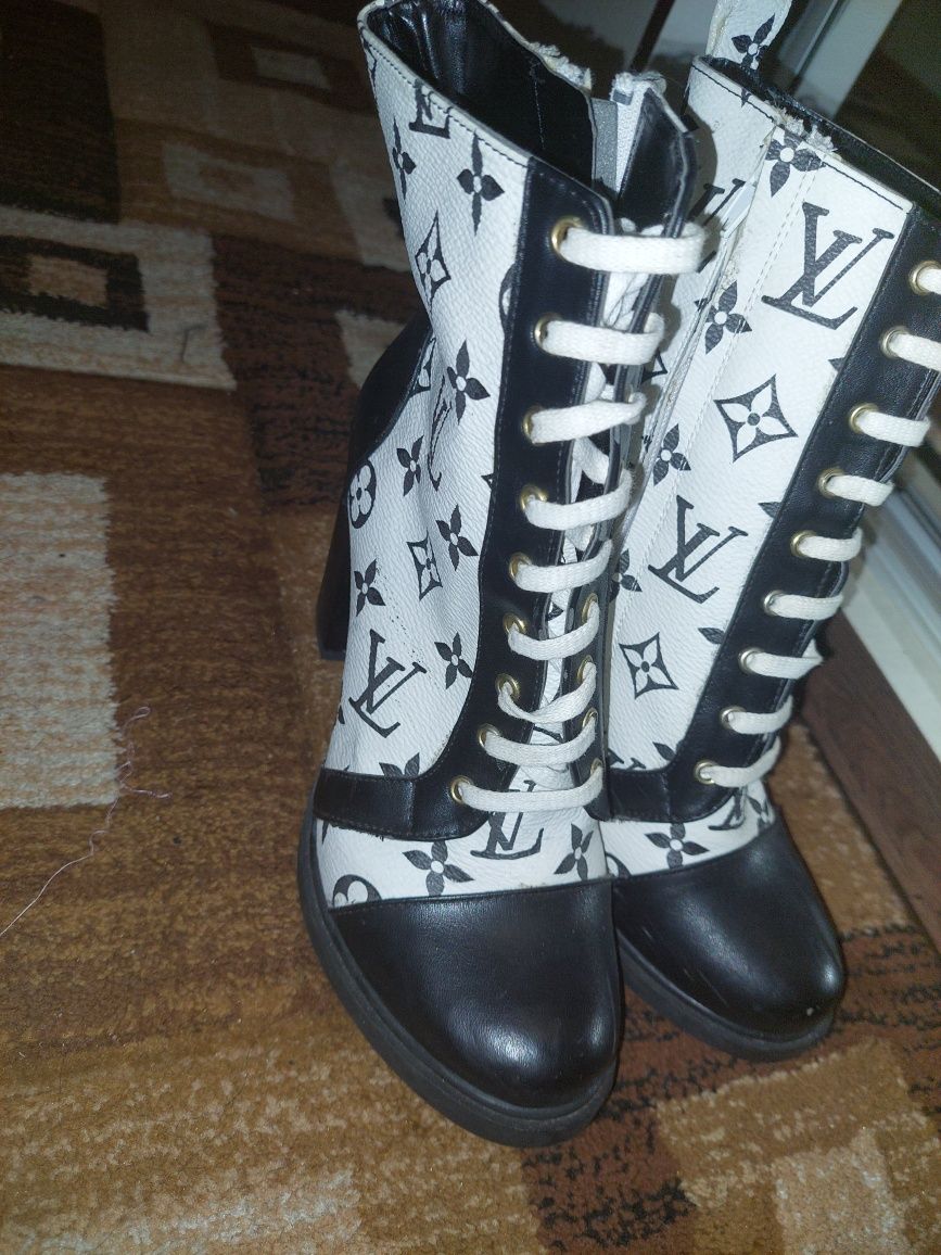 Ghete Lv marime 37