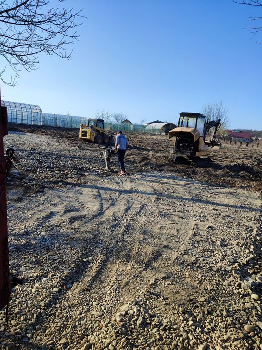 Execut lucrări cu Miniexcavator și bobcat