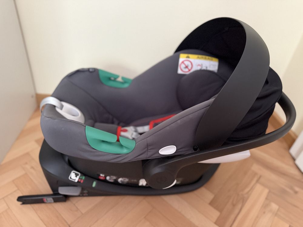 Столче Cybex Aton B2 i-Size с Isofix база и адаптори