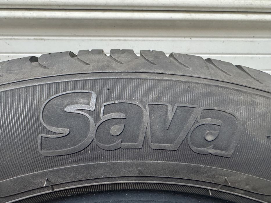 Автомобилни гуми 185 60 15 Sava