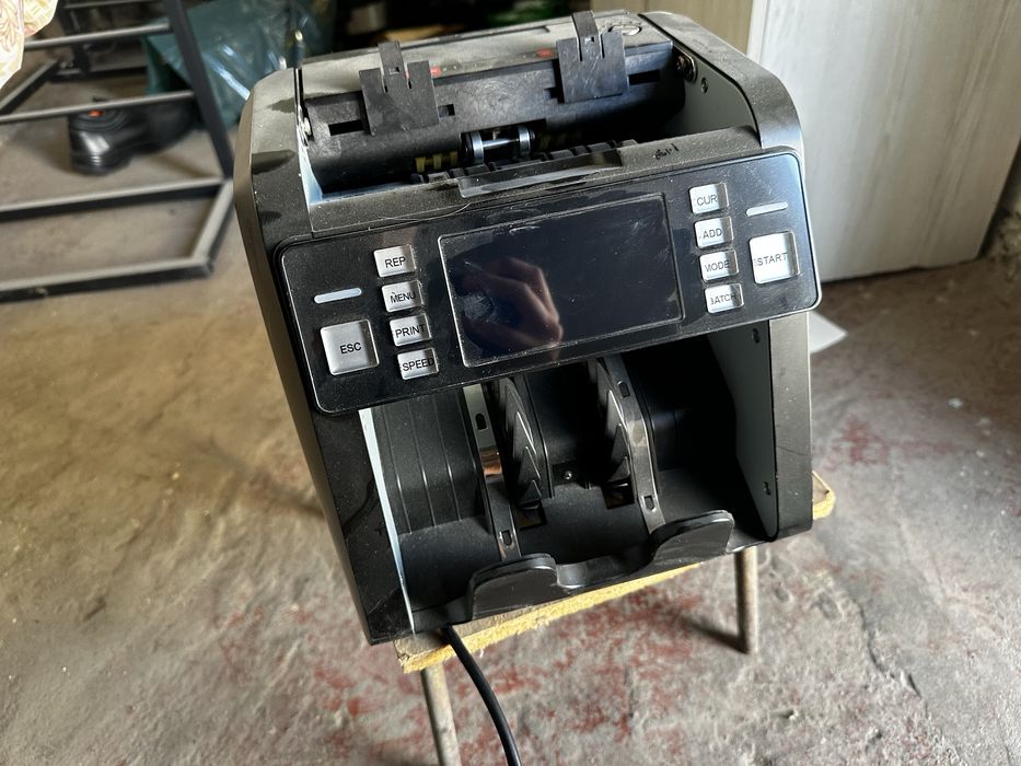 Продается счетная машинка для денег Срочно