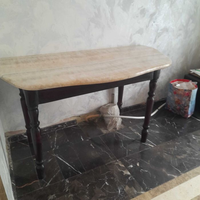 Пристенный столик - оникс