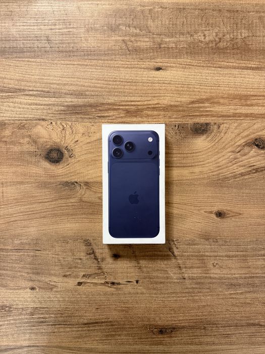 IPhone 17 PRO MAX Нов Запечатан Гаранционен ! Deep Blue - Син !