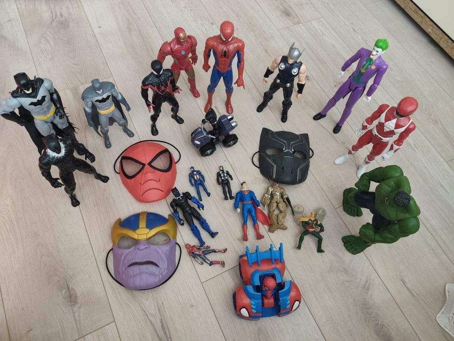 Figurine supereroi