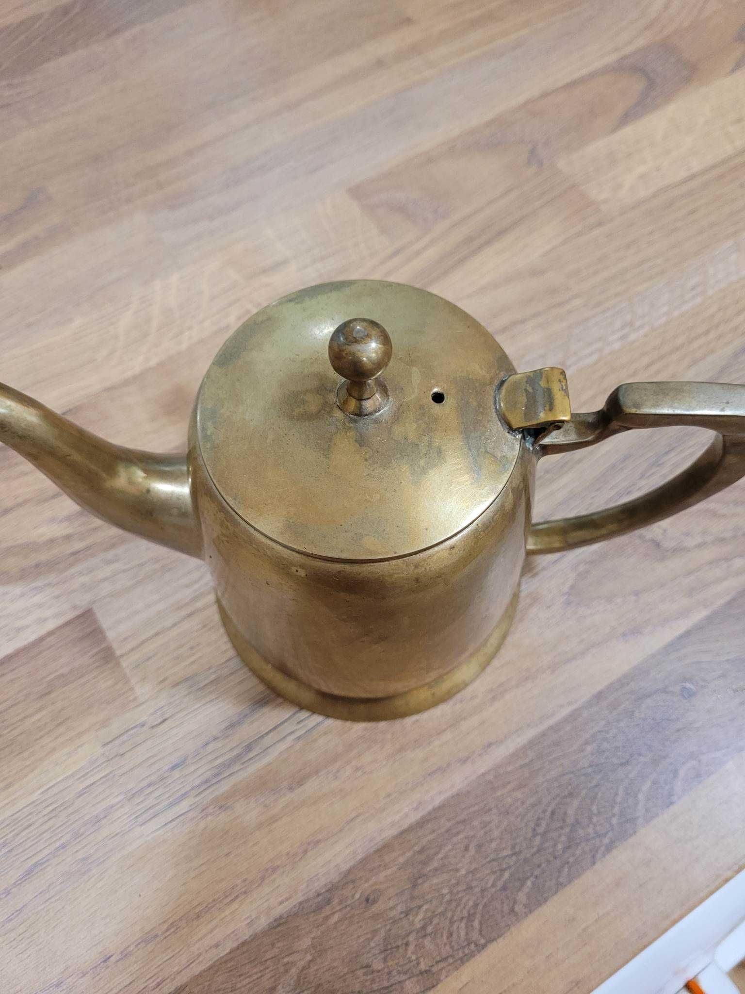 Месингов чайник с подвижно капаче