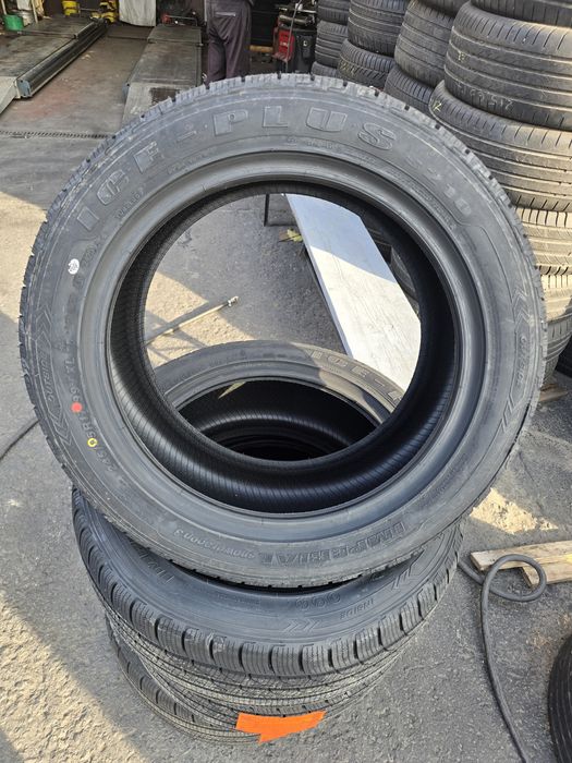 Anvelope iarna 245 45 17