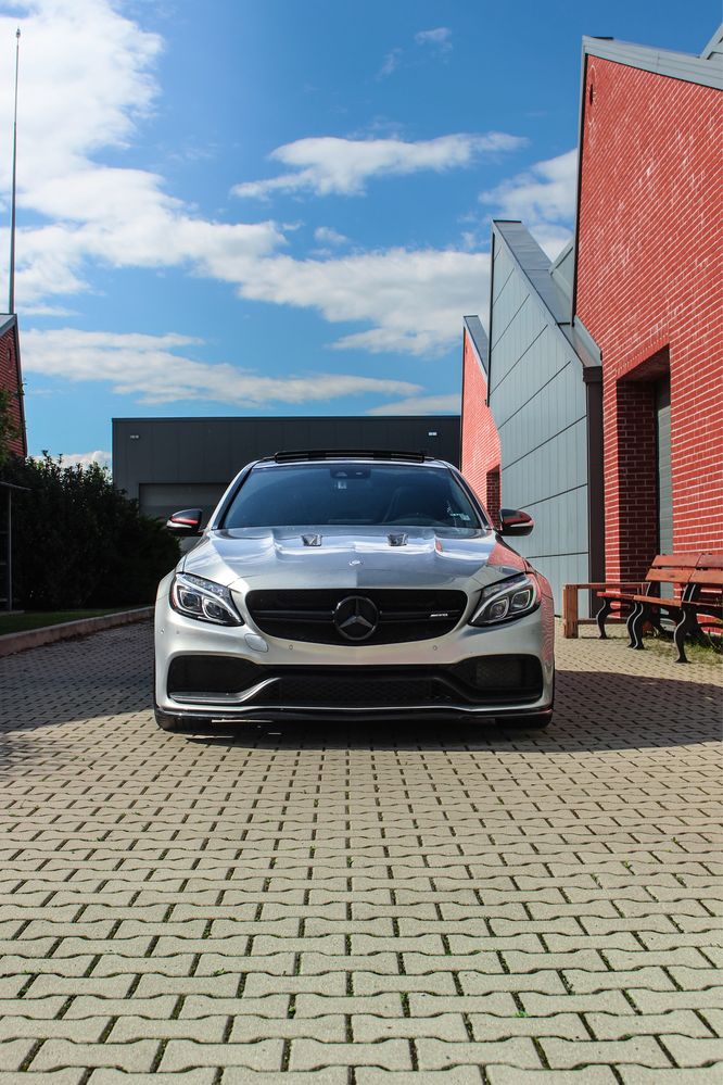 Кола под наем за бал/сватба Mercedes C63S AMG