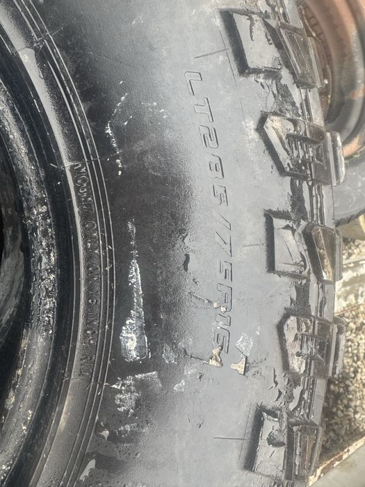Anvelope LT285/74R16