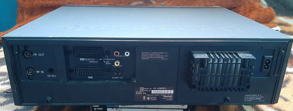 Vând videorecorder panasonic stereo nv-hs800 în stare bună