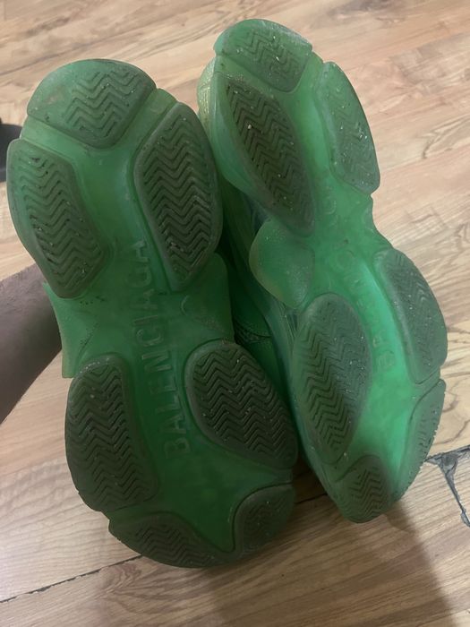 Balenciaga triple s neon legit