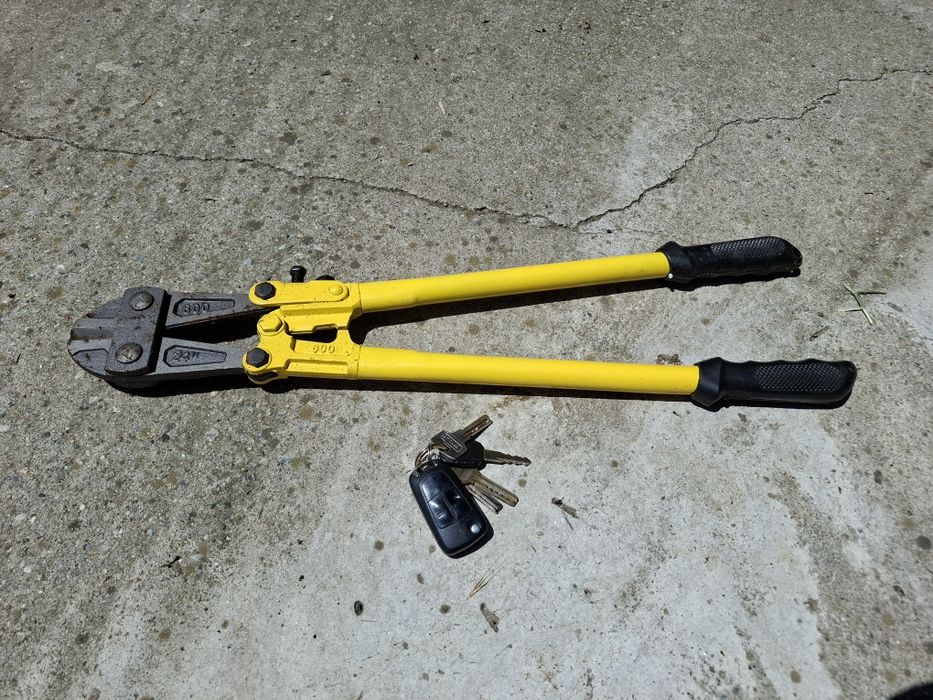 Cleste taietor fier beton