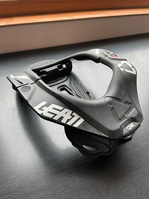 Leatt GPX Five.Five Neckbrace - протектор за врат за мотокрос