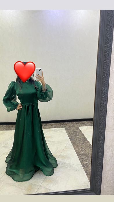 Вечернее изумрудное платье