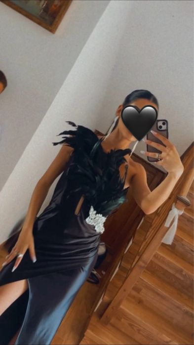 Rochie eleganta de seara cu pene