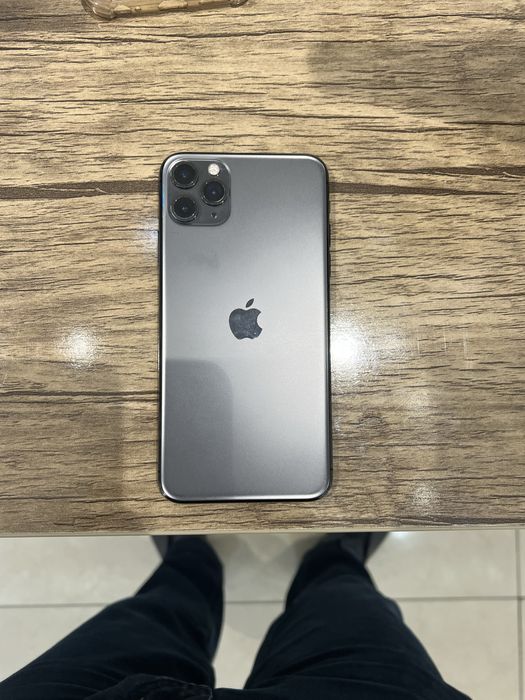 Iphone 11 pro max idealni sastayinda turibti