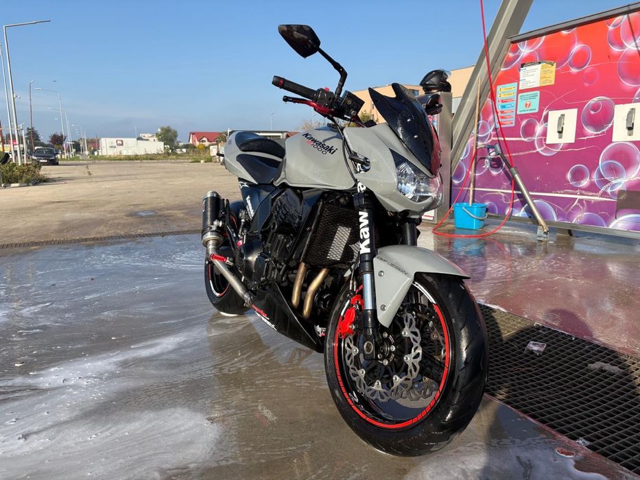 Kawasaki z1000 r , an 2004