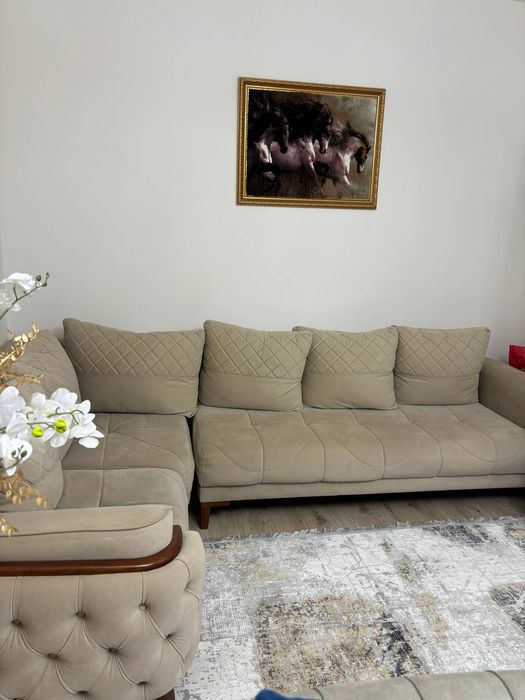 Диван Г образный