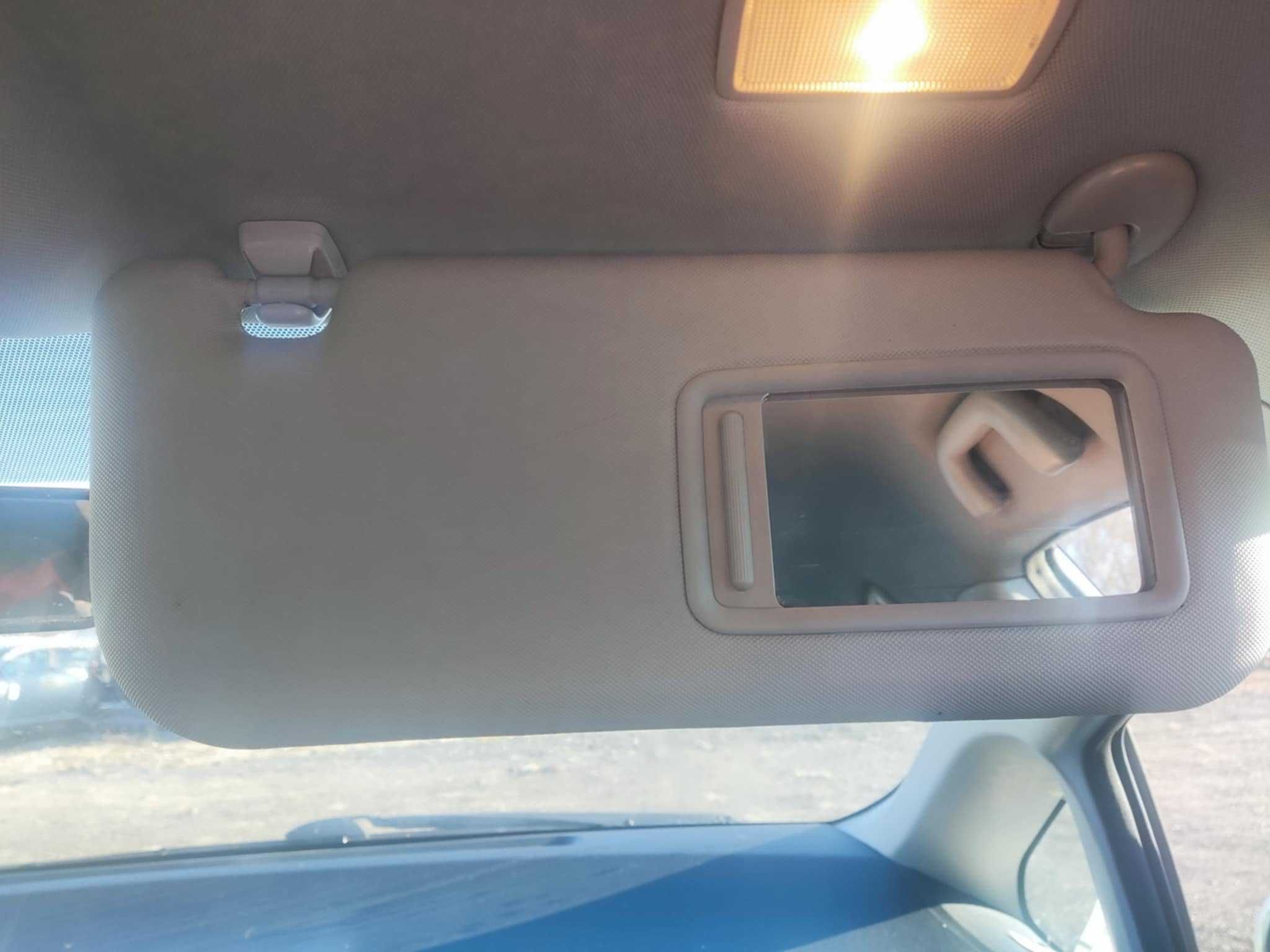 Сенници за Toyota Auris 2006-2012г