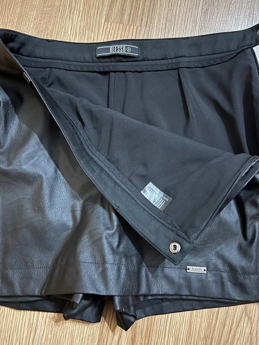 Кожена пола на Алеса