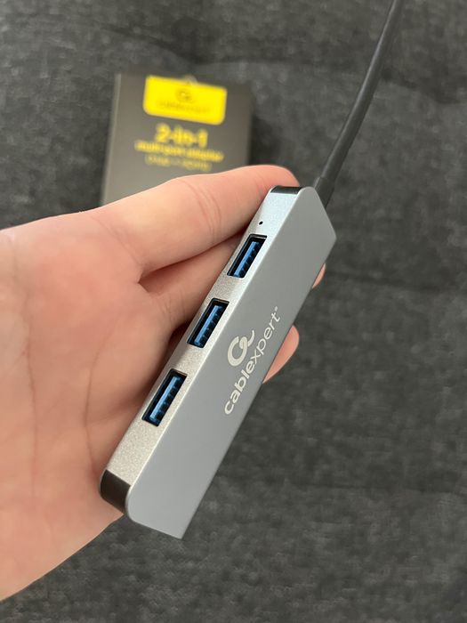 2-in-1 multi port adaptor (Hub + HDMI)