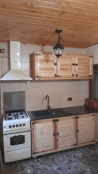 Mobilier rustic pentru bucătărie sau terasa din lemn masiv