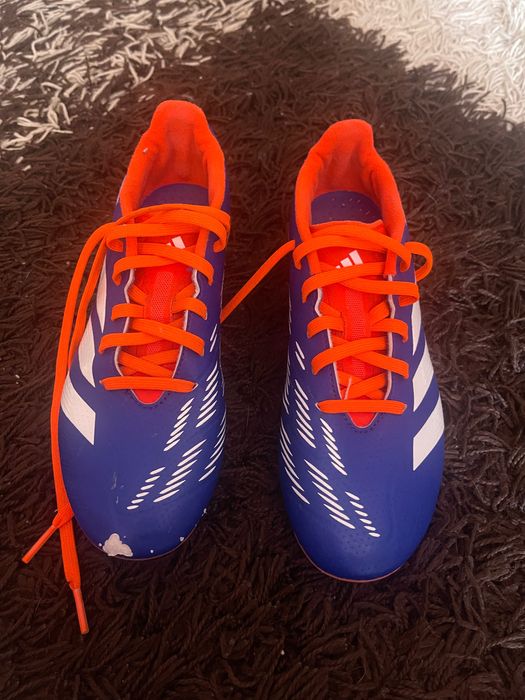 Ghete fotbal cu crampoane Adidas Messi și Adidas predator