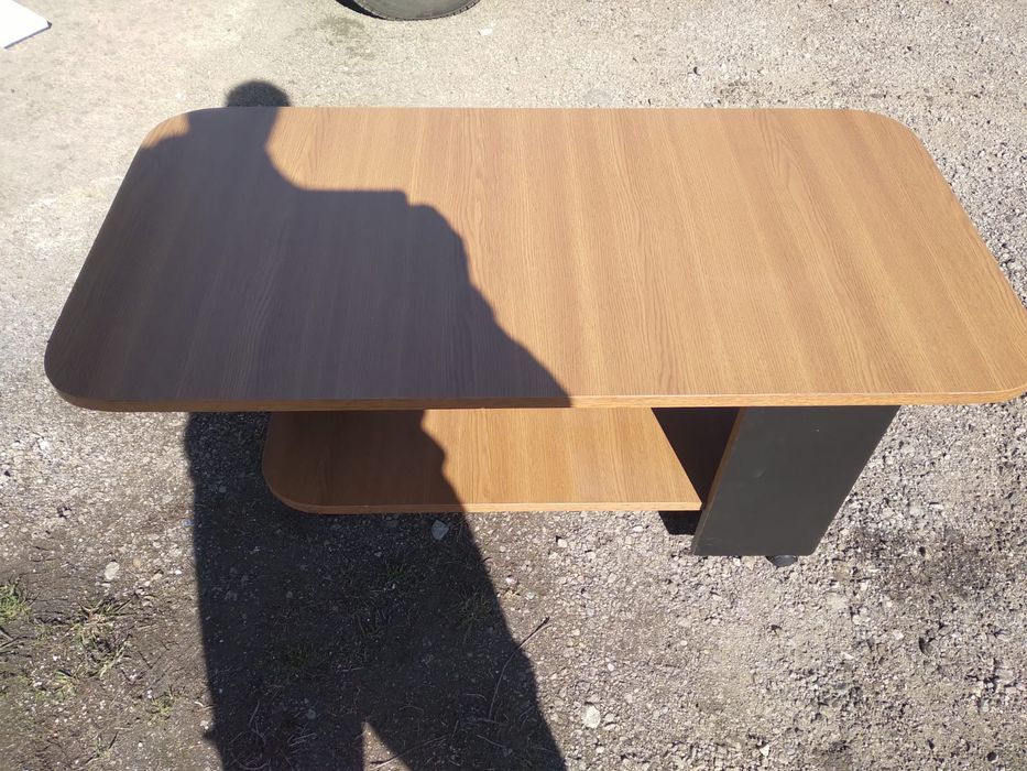 Vând masă cafea și masă pentru bucătărie
