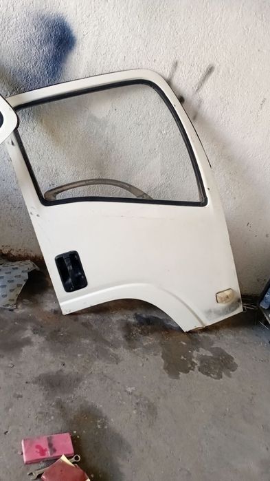 Isuzu eshiklar  sotiladi
