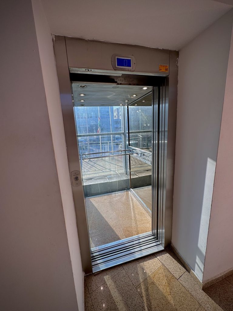 Продава се Двустаен апартамент в Силистра, Център - 77 кв.м за 1104 €/кв.м - Снимка #13