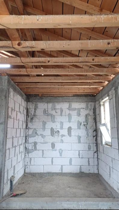 Vând URGENT Casa la rosu in SOMOVA