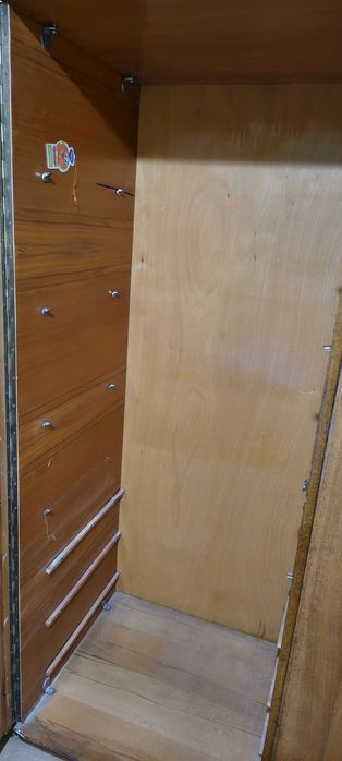 Стар запазен гардероб