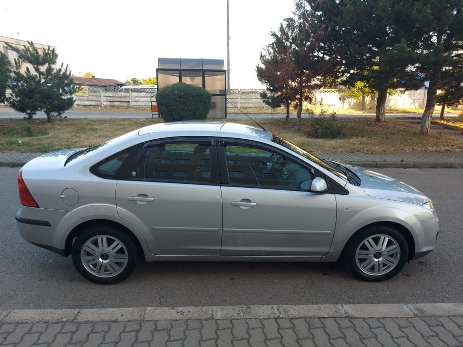 Ford Focus 1.6 benzina GHIA