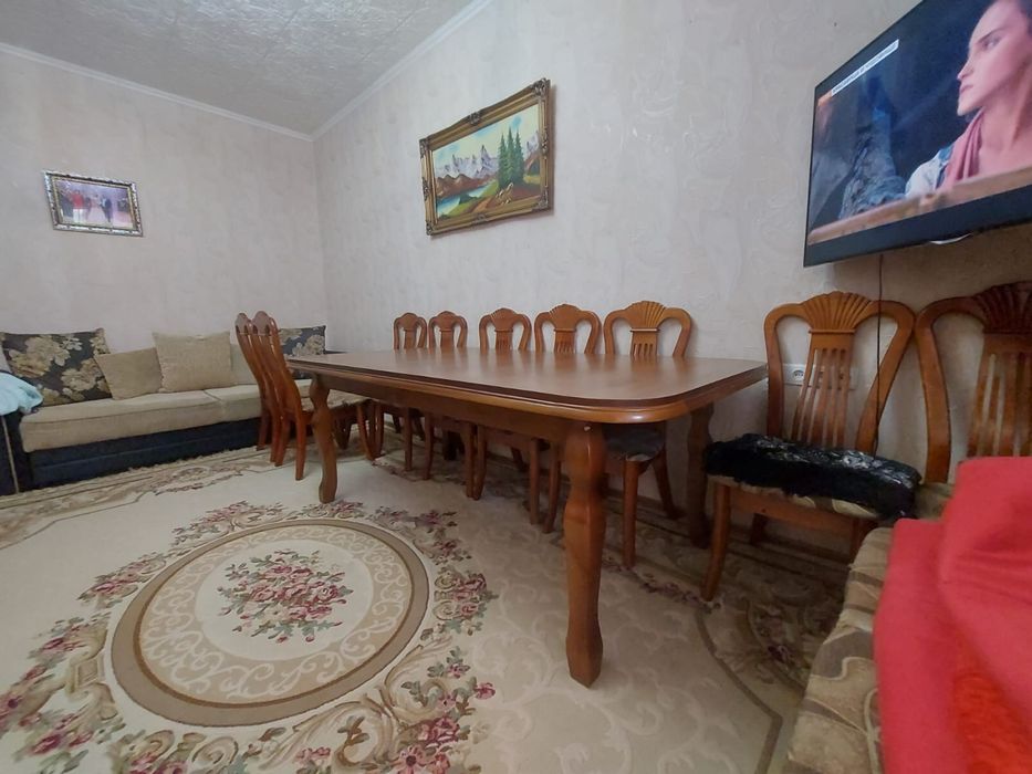 Продам фабричный стол